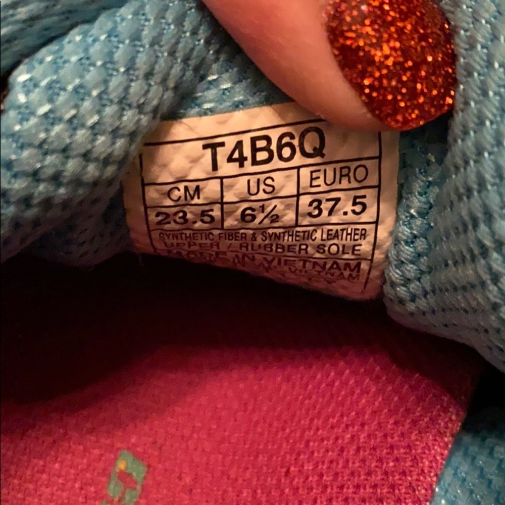 Women’s ASICS - Picture 7 of 8